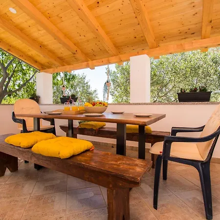 Villa Mare With Pool