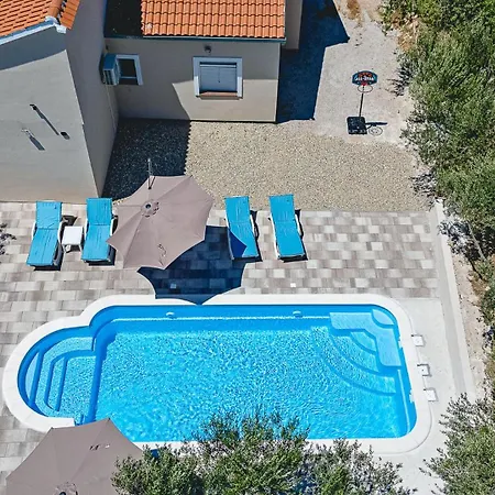 Villa Mare With Pool Nadin