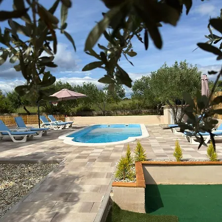 Villa Mare With Pool Nadin